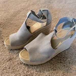 City Classified Wedge